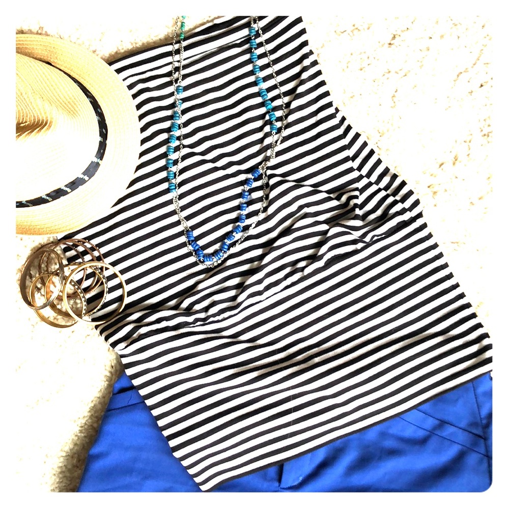 Black and white stripe tube top ❤️
